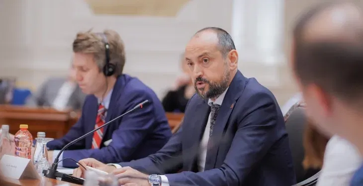 дискусијата на тема „Домувањето и младите во Северна Македонија“, организирано од Организацијата за домување и станари (ОДС) и Фондацијата „Фридрих Еберт“ (ФЕС)./Фото: Влада.мк