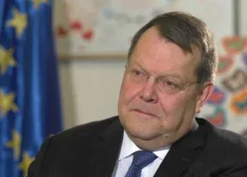 Менувањето на Преамбулата на Уставот е гаранција за почеток на новата фаза од преговарачкиот процес на Северна Македонија со ЕУ, уверува холандскиот амбасадор во земјава, Дирк Јан Коп.