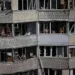 Станбена зграда која е оштетена за време на напад со руски дрон во текот на ноќта во Одеса на 10 јуни 2023 година. (Foto: Reuters)