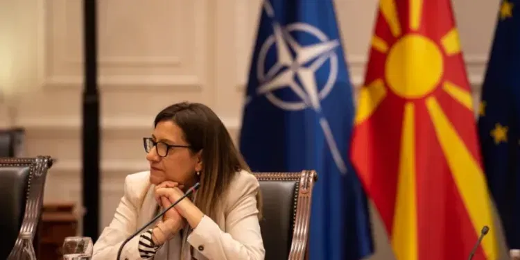 Министерката за труд и социјална политика, Јованка Тренчевска денеска претседаваше со десеттата седница на Економско социјалниот совет.