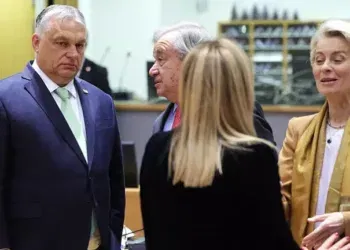 Унгарскиот премиер Виктор Орбан (лево) и претседателката на Европската комисија Урсула фон дер Лајен (десно) имаа многу различни оценки за новиот договор за миграција. - Авторско право Оливие Матис/Авторски права 2023 АП. Сите права се задржани
Унгарскиот премиер Виктор Орбан (лево) и претседателката на Европската комисија Урсула фон дер Лајен (десно) имаа многу различни оценки за новиот договор за миграција. - Авторско право Оливие Матис/Авторски права 2023 АП. Сите права се задржани