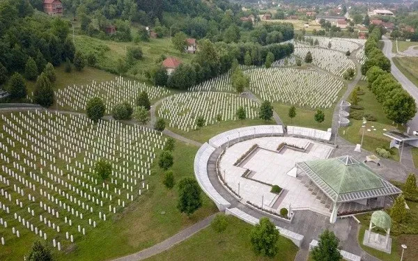 Меморијален центар Поточари – Сребреница