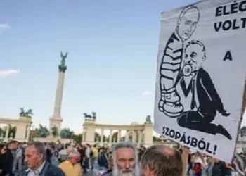 Протест пред руската амбасада во Будимпешта / Фото: Икс